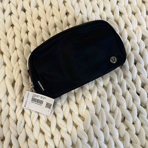 Black Lululemon Everywhere Belt Bag